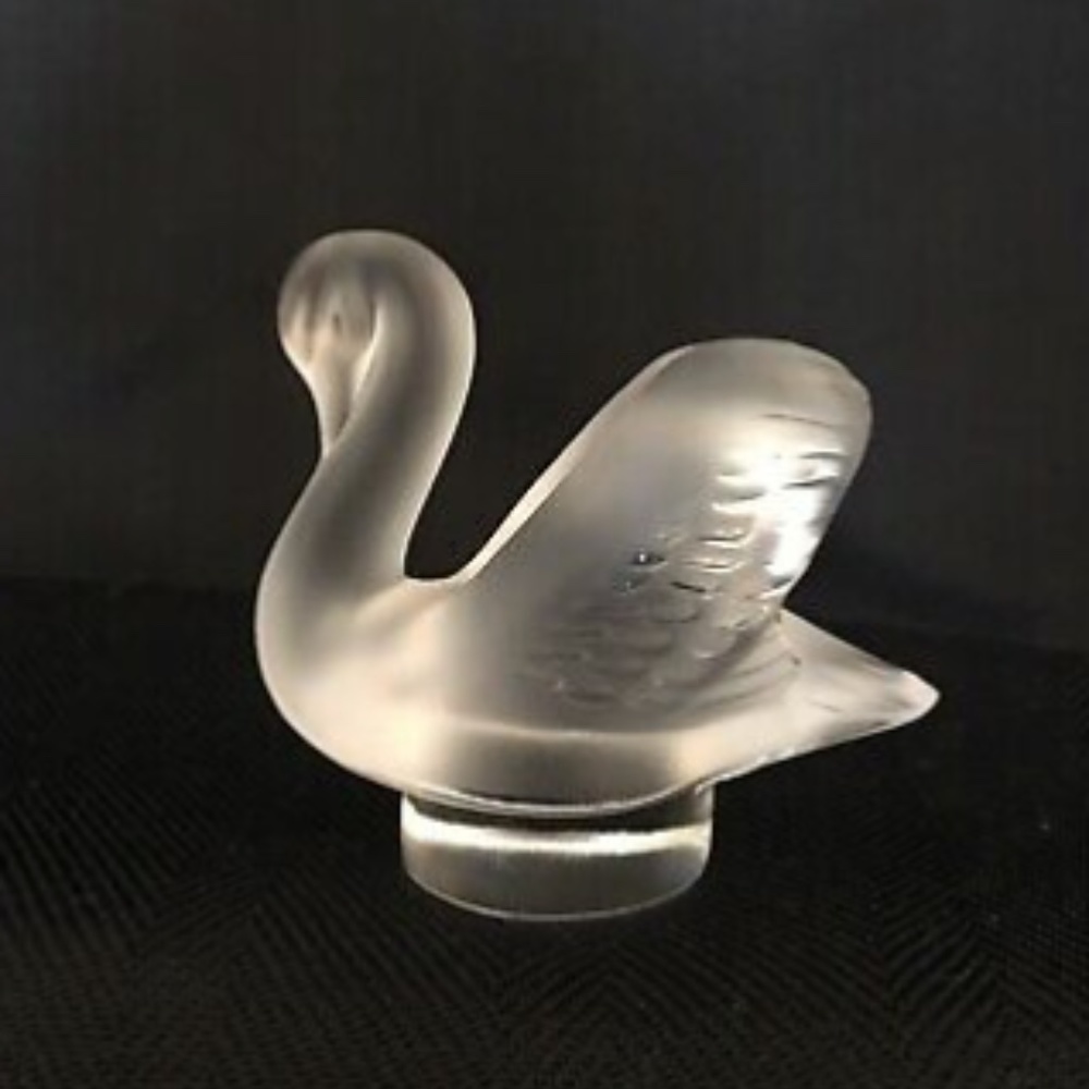 Lalique French Crystal Satin Frosted Swan With Folded Wings